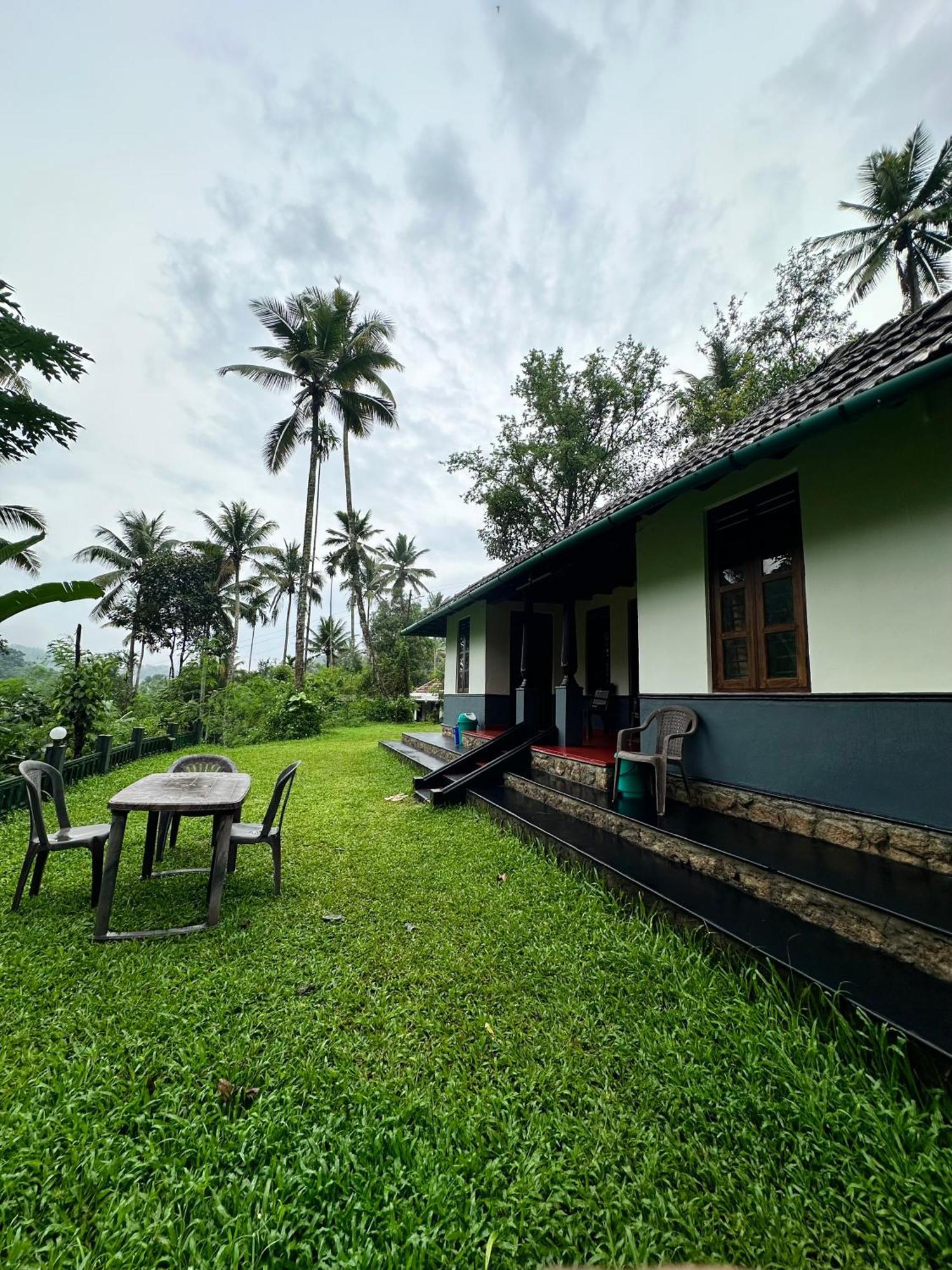 Green Mansion Anaviratty Exterior photo